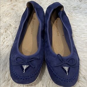 Manitobah Butterfly leather ballet flats, size 9.